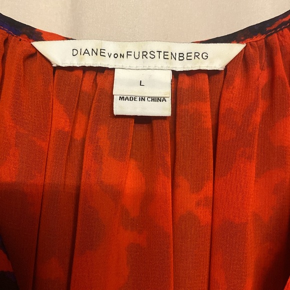 Diane von Furstenberg Hathaway Floral Silk Blouse, Size L Color Red/Purple/Black - Picture 2 of 13
